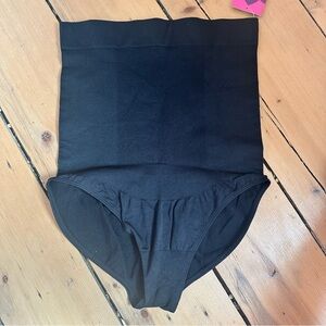 DONATING TOMORROW✨NWT✨EMPETUA High-Waisted Shaper Panty